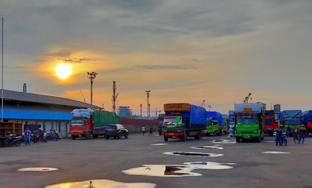 Pengertian Logistik dan Manajemen logistik.